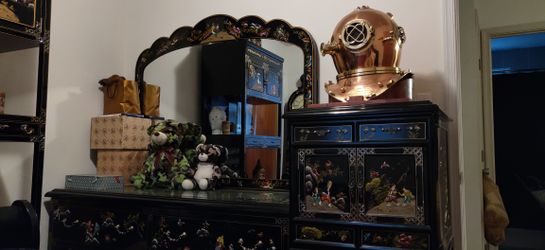 Vintage Black Lacquer Asian Dresser w/Mirror