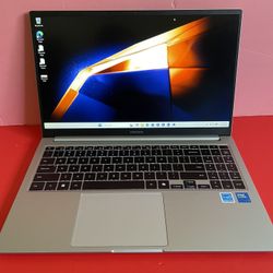 Samsung Galaxy Book 4 (2024 model) 15.6” FHD i7 14th generation 16gb Ram 512GB SSD great laptop 