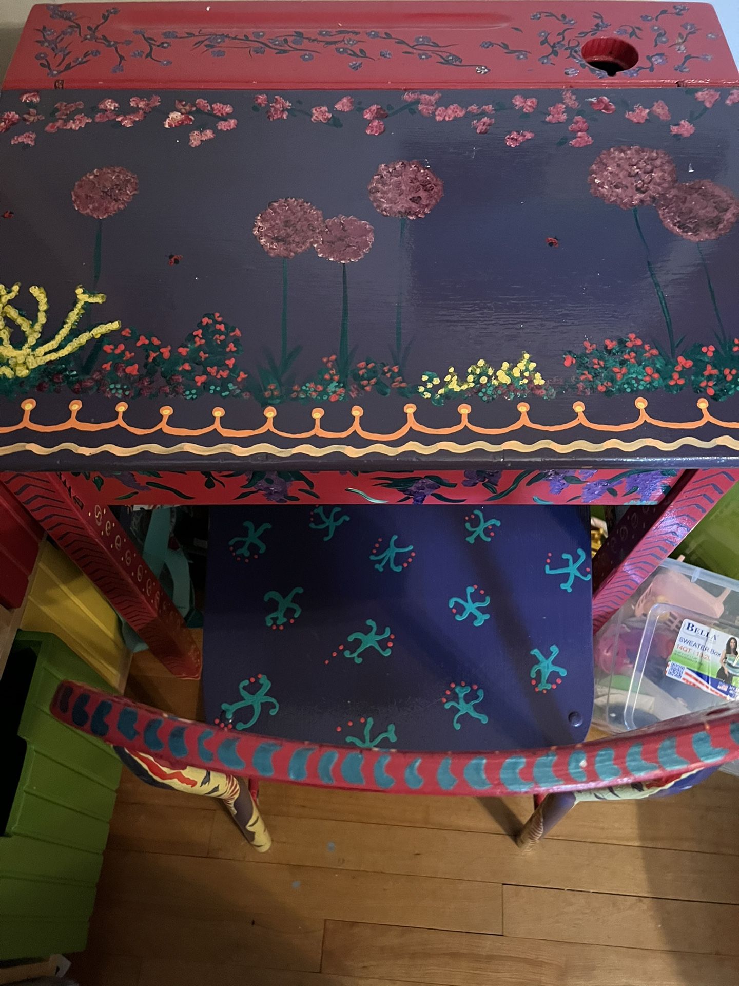 Childrens Desk