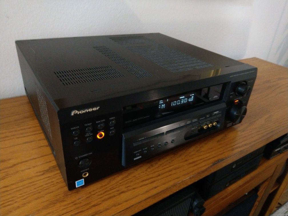 Pioneer Home Theater Receiver Dolby EX 7.1 DTS Audio System VSX-D814 or VSX-1020