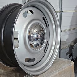 20" silver ralley wheels