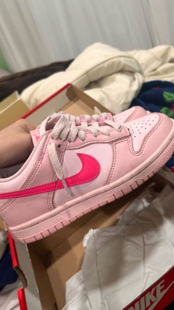 Nike dunk lows 4y