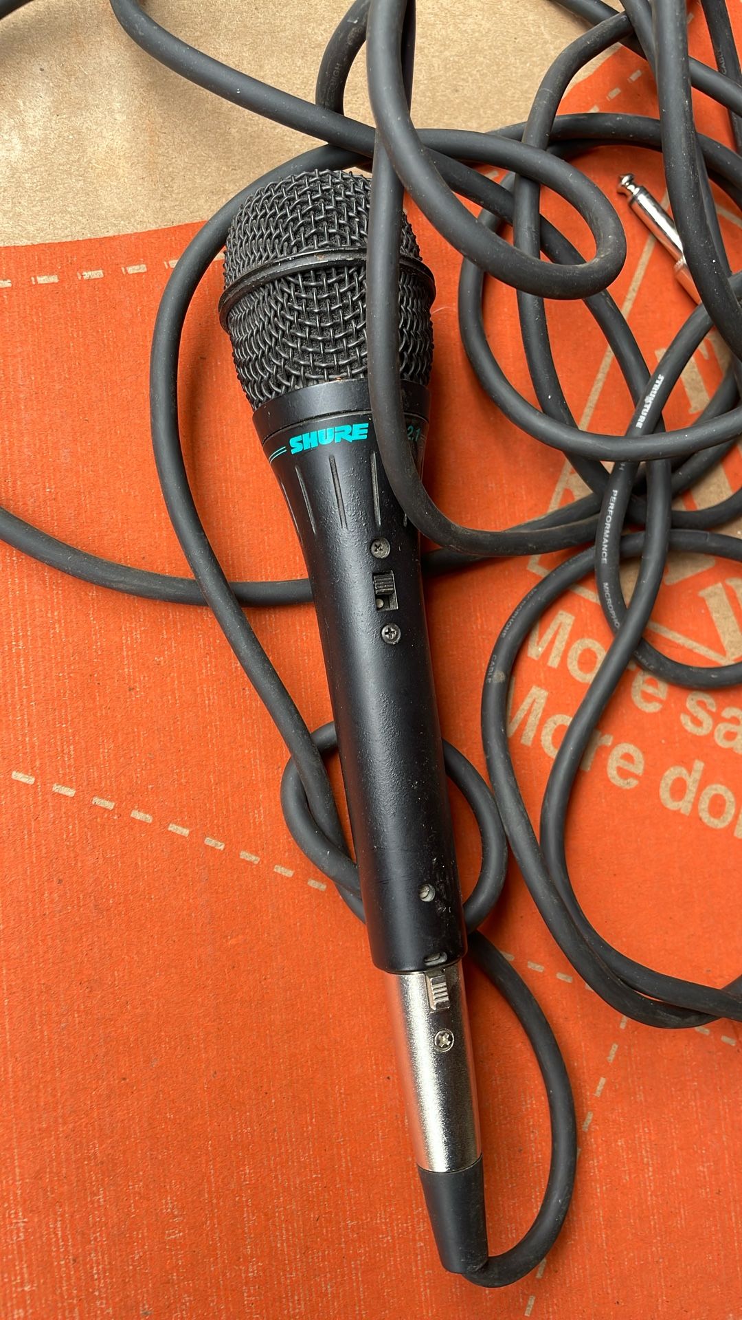 Microphone 