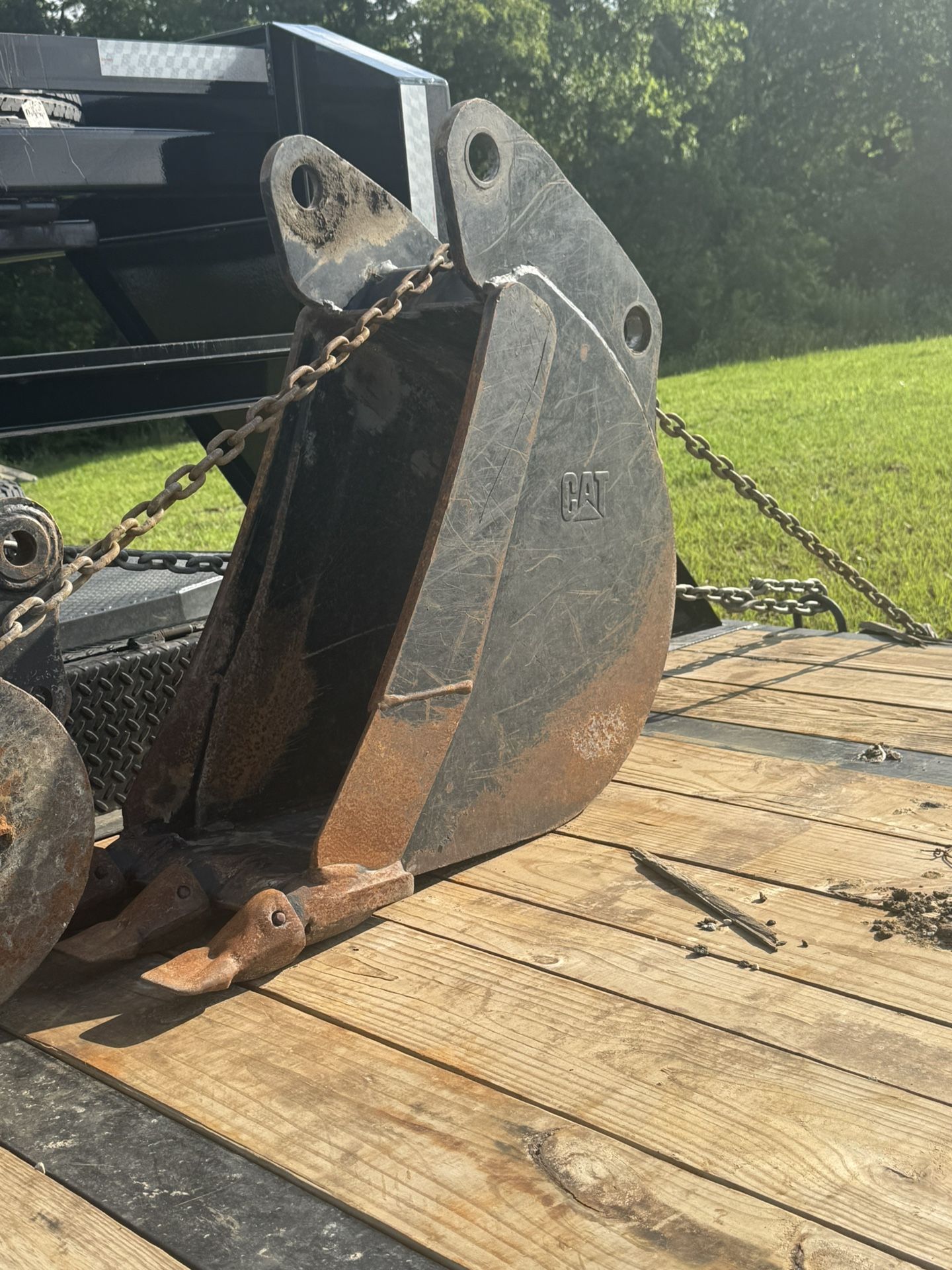 CAT BUCKET 12”