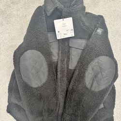 ALO - sherpa edge jacket. size SMALL