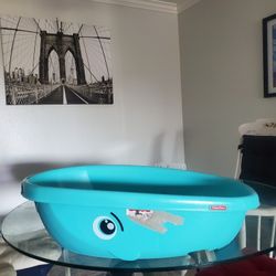 Whale baby Bath Tub $10