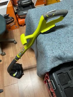 RYOBI ONE+ 18V 10 in. Cordless Battery String Trimmer and Edger (Tool Only)