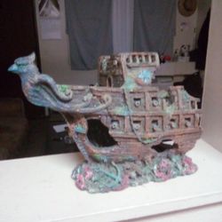 Fish Tank Decor Pickup Between 2:00-11:00 Rainbow/Charleston Cash Only Read Description 