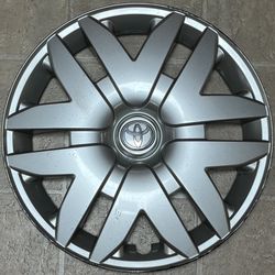 Toyota Hubcap 6 Spoke 2004-2010