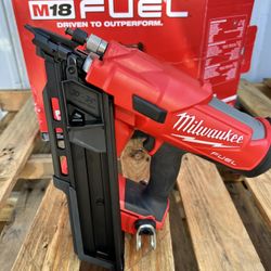 Milwaukee TOOL ONLY  M18 FUEL 3-1/2 in. 18-Volt 21-Degree Brushless Cordless Framing Nailer NEW $375