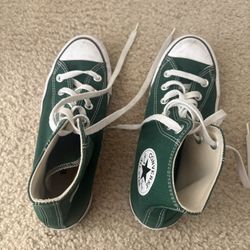 Forest Green Converse (barely worn in great condition, Size 7.5)