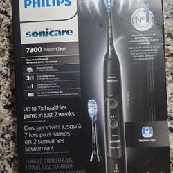 Philips Sonicare 7300 ExpertClean Electric Toothbrush New In Box