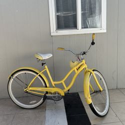 Schwinn Women’s Legacy 26 Cruiser Bike