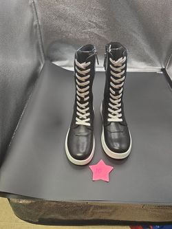 Cape Robbin boots size 6