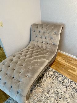Armless Chaise