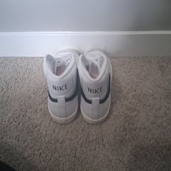  New Blazer Mid '77 Vintage in the "White/Black" colorway.