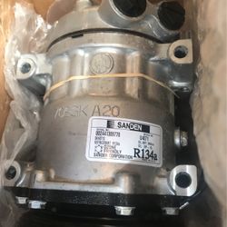 Freightliner Columbia A.C.Compressor