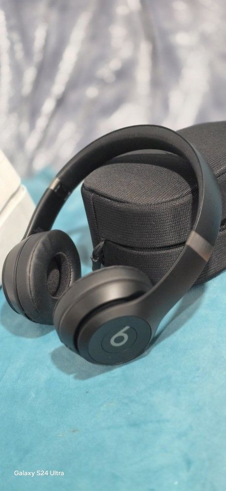 Beats - Solo 4 True Wireless On-Ear Headphones - Matte Black
