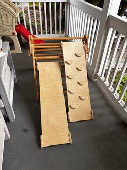 Pikler triangle climbing and slide- https://offerup.com/redirect/?o=Sm9leS5jbw==