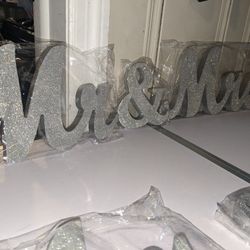 "Mr & Mrs" and "JUST MARRIED❤️" banner 