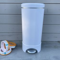 Munchkin Diaper Genie + Refills 