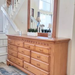 WYNWOOD FURNITURE SOLID WOOD DRESSER 7 DRAWERS DELIVERY AVAILABLE 