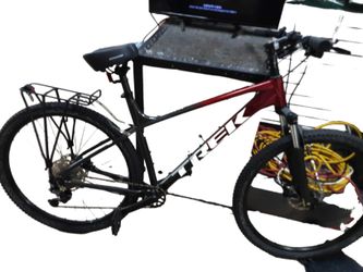 Trek Marlin 6 Red Mountain Bike