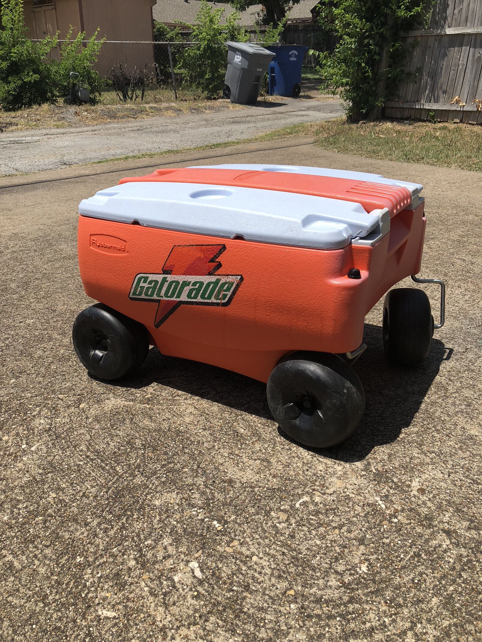 RARE GATORADE VINTAGE BUGGY COOLERS!