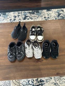 Toddler boy size 7/8 shoes