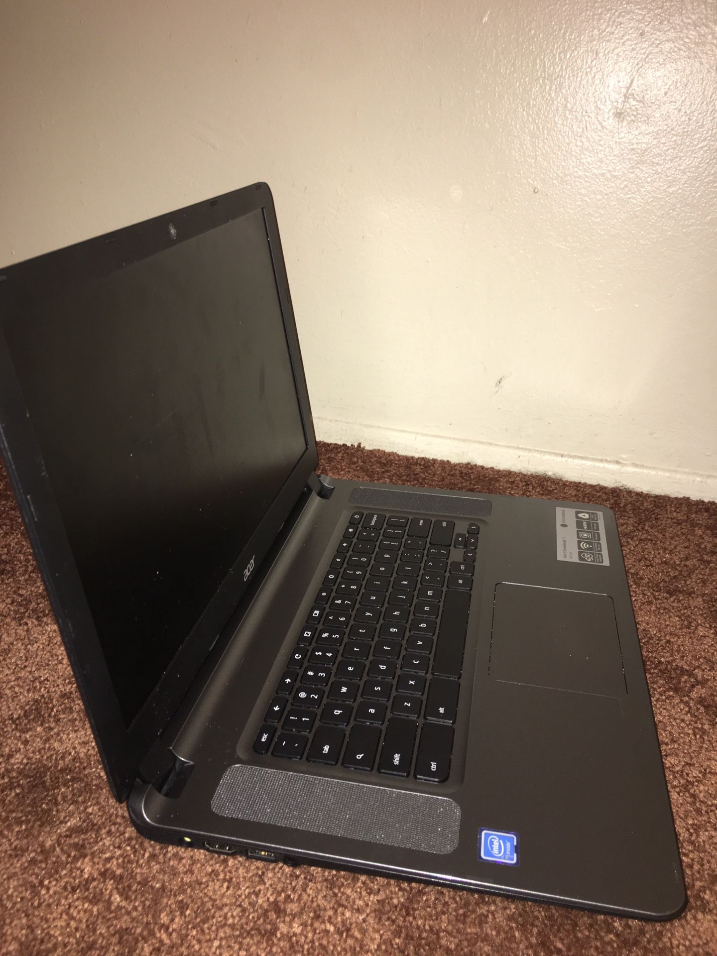 acer chromebook 15.6” 2018 for use or parts! [needs fixing]