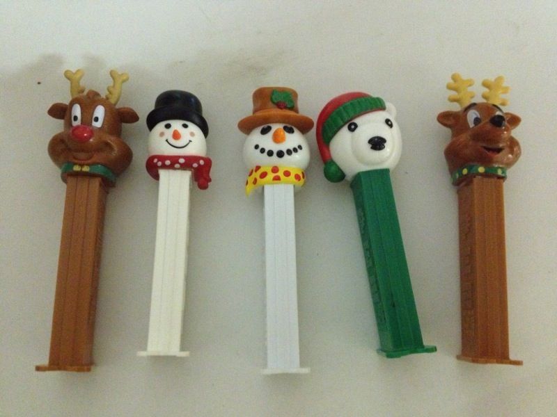 5 Christmas pez collectible snowman reindee
