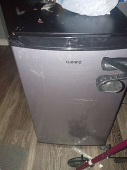 Mini fridge