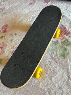 Complete Skateboard with Yellow Wheels