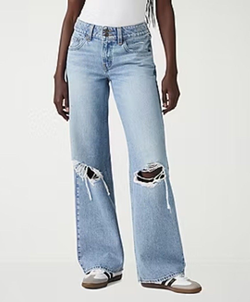 Levi's Women's Low-Rise Superlow Loose Jeans - Table Talk 24: Midweight Denim, Straight Leg, 32" Inseam