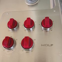 36" Wolf Cooktop (5 Burners)
