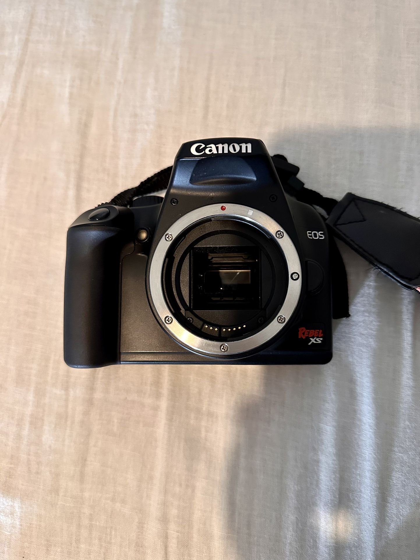 Canon DC 8.1V Camera