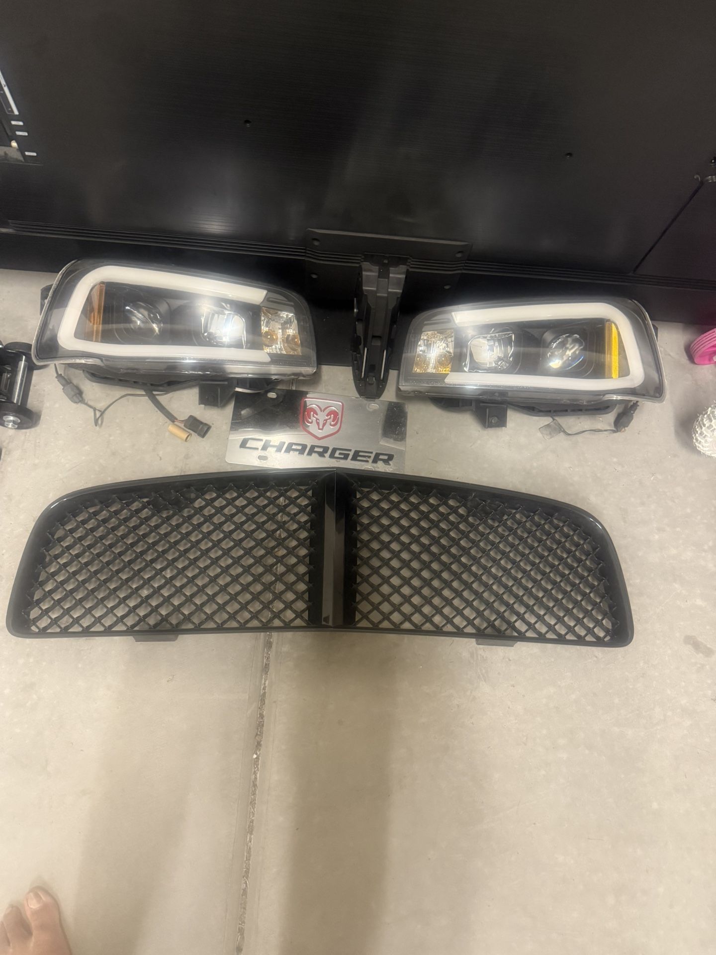 Headlights,Grill,Crome Plates