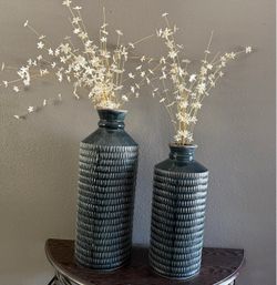 Mercana vases