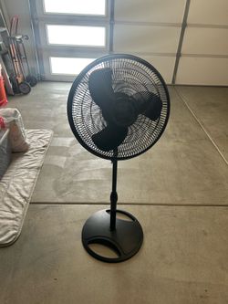 20” Circular Pedestal Fan (Black)