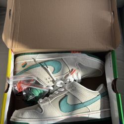 Nike SB Dunk Low “Jarrito”