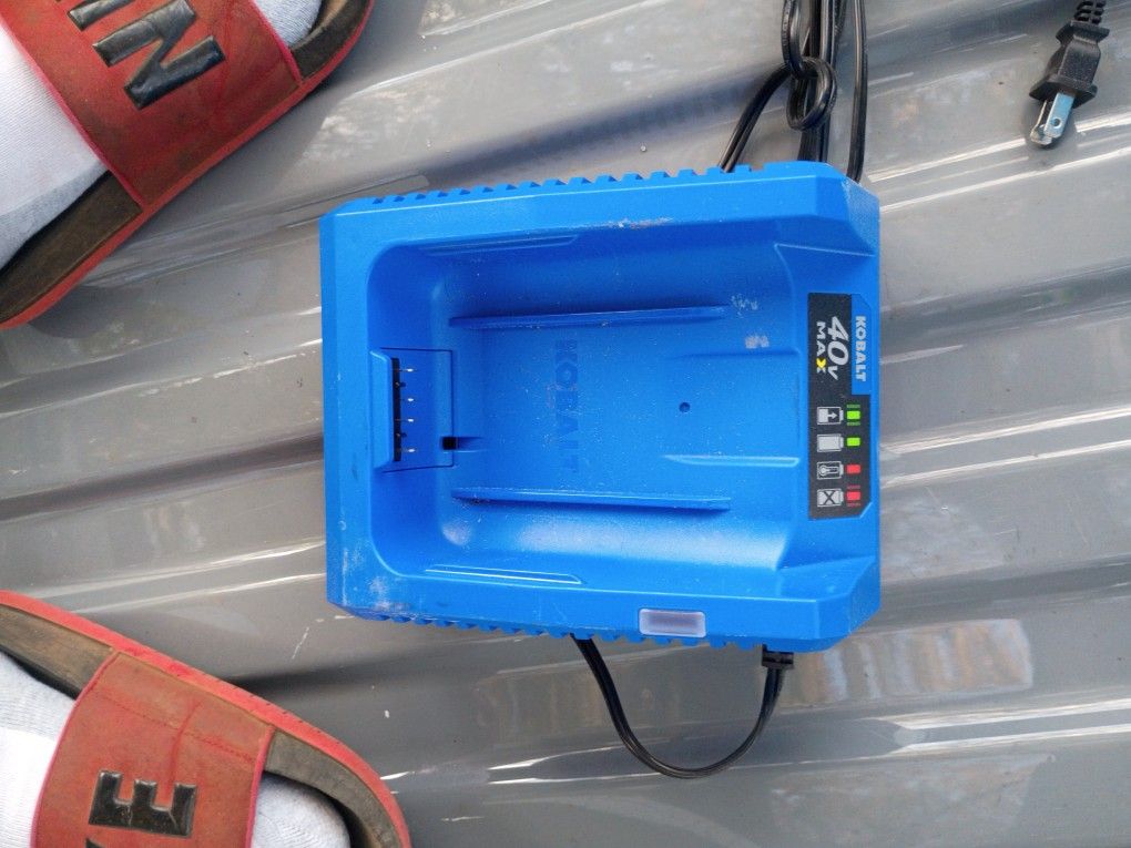 40 V Kobalt Lithium Ion Charger....OBO