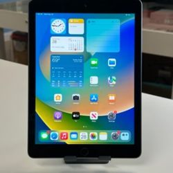 iPad 5th Generation space gray 32 GB
