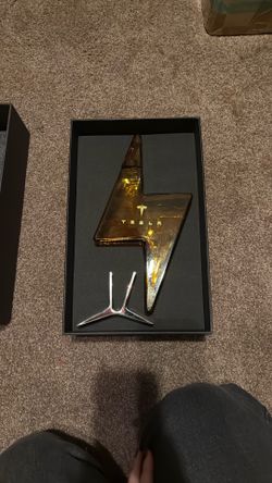 Tesla, tequila lightning bottle+stand+box (collectors, Edition Empty)