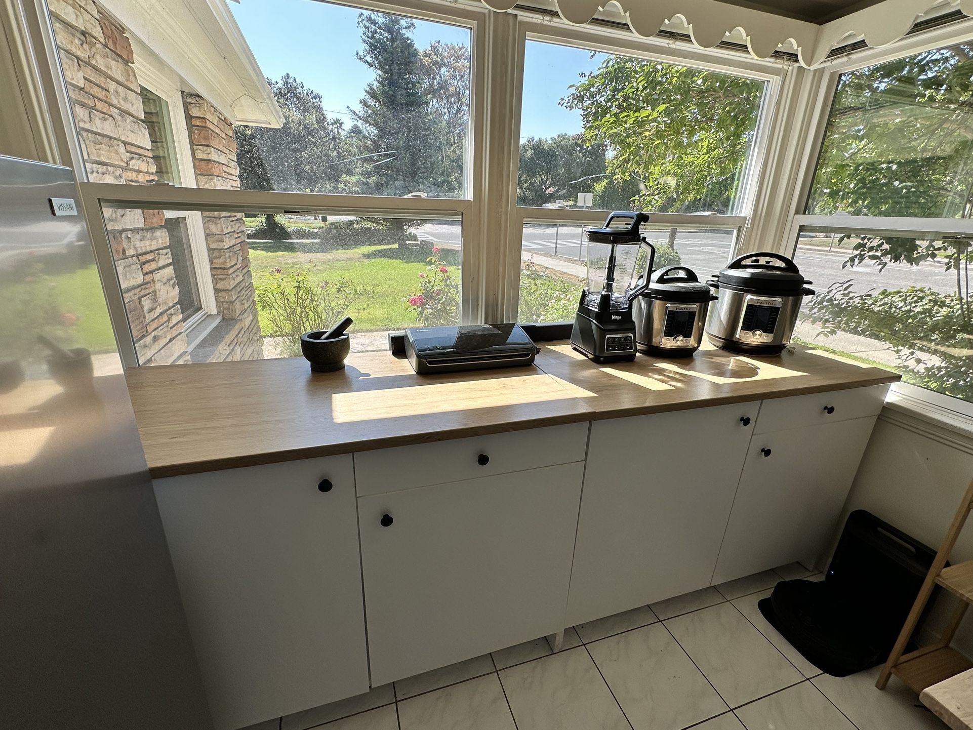 Kitchen Cabinets (x2) Like New