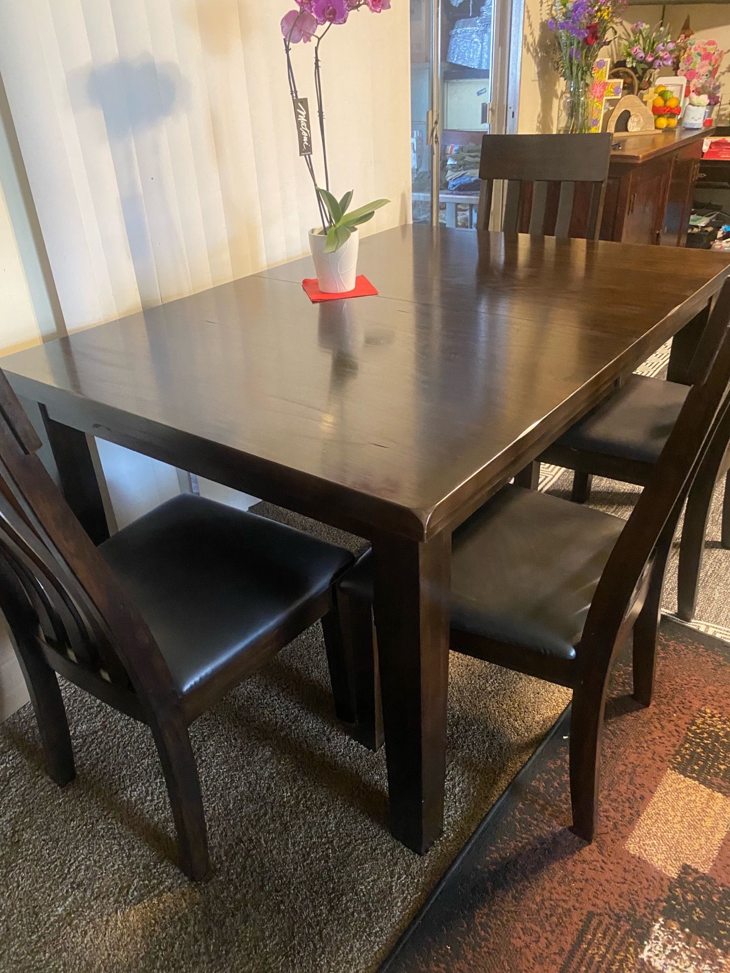 Comedor semi nuevo