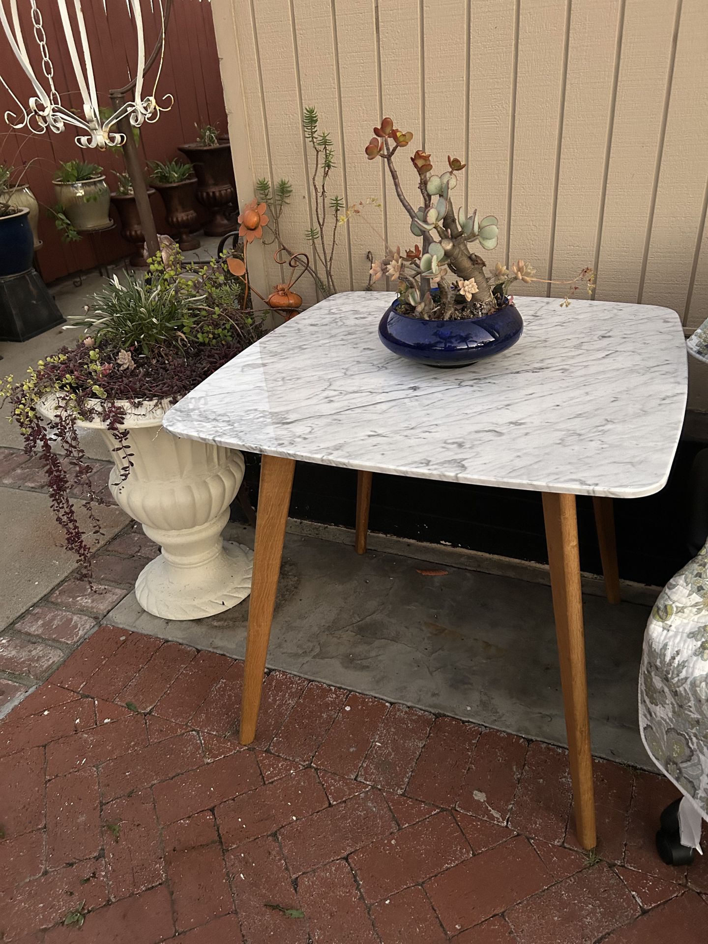 Marble Top Kitchen Table. Marble Top Dining Table. In Great Condition. 32”x32. See pictures. Yes, it’s available 👋