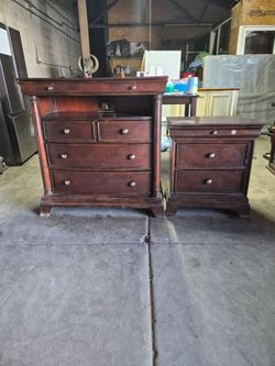 Dresser set