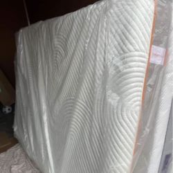 Brand New King Size 12.5” Tempur Pedic Elite Contour Mattress!