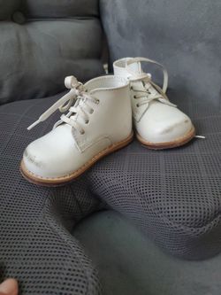 Boys Shoes Size 4