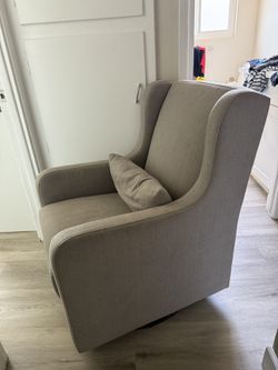 Nursery Chair with Storage Leg Rest
